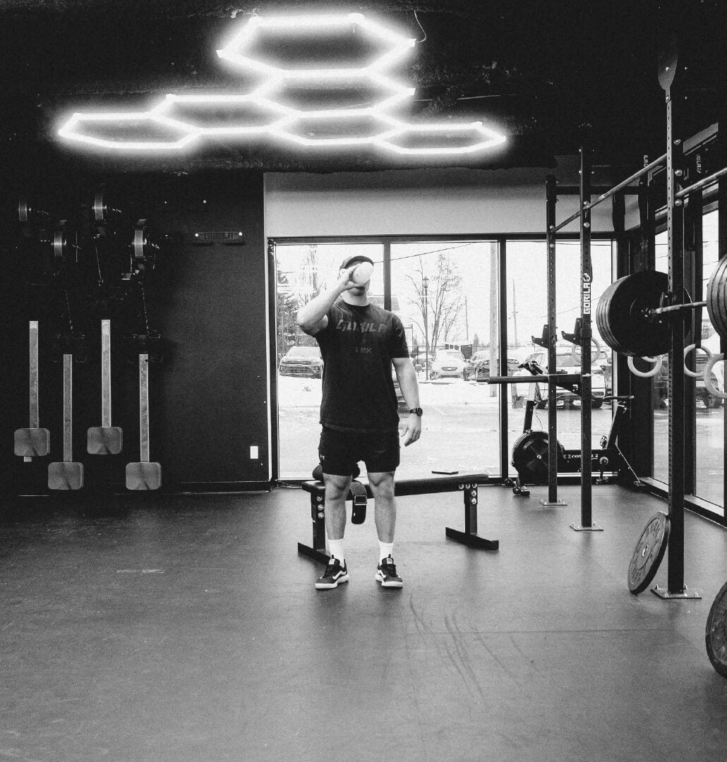 Athlete training in a Gorila Fitness gym with premium strength equipment designed for serious performance and elite athletes.
